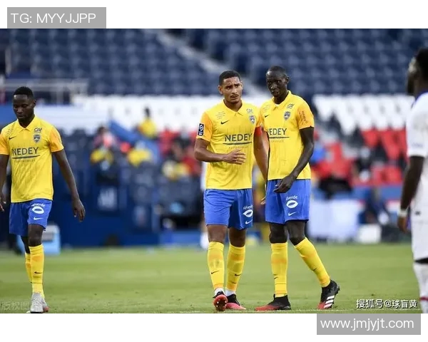 沙特鲁与索肖激战在即谁能在法乙赛场上笑到最后