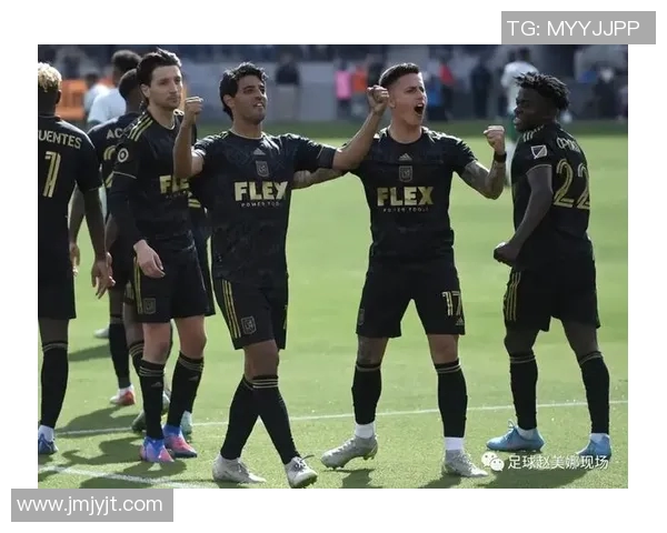 洛城银河与洛杉矶球队激战正酣球迷期待精彩对决与胜利时刻